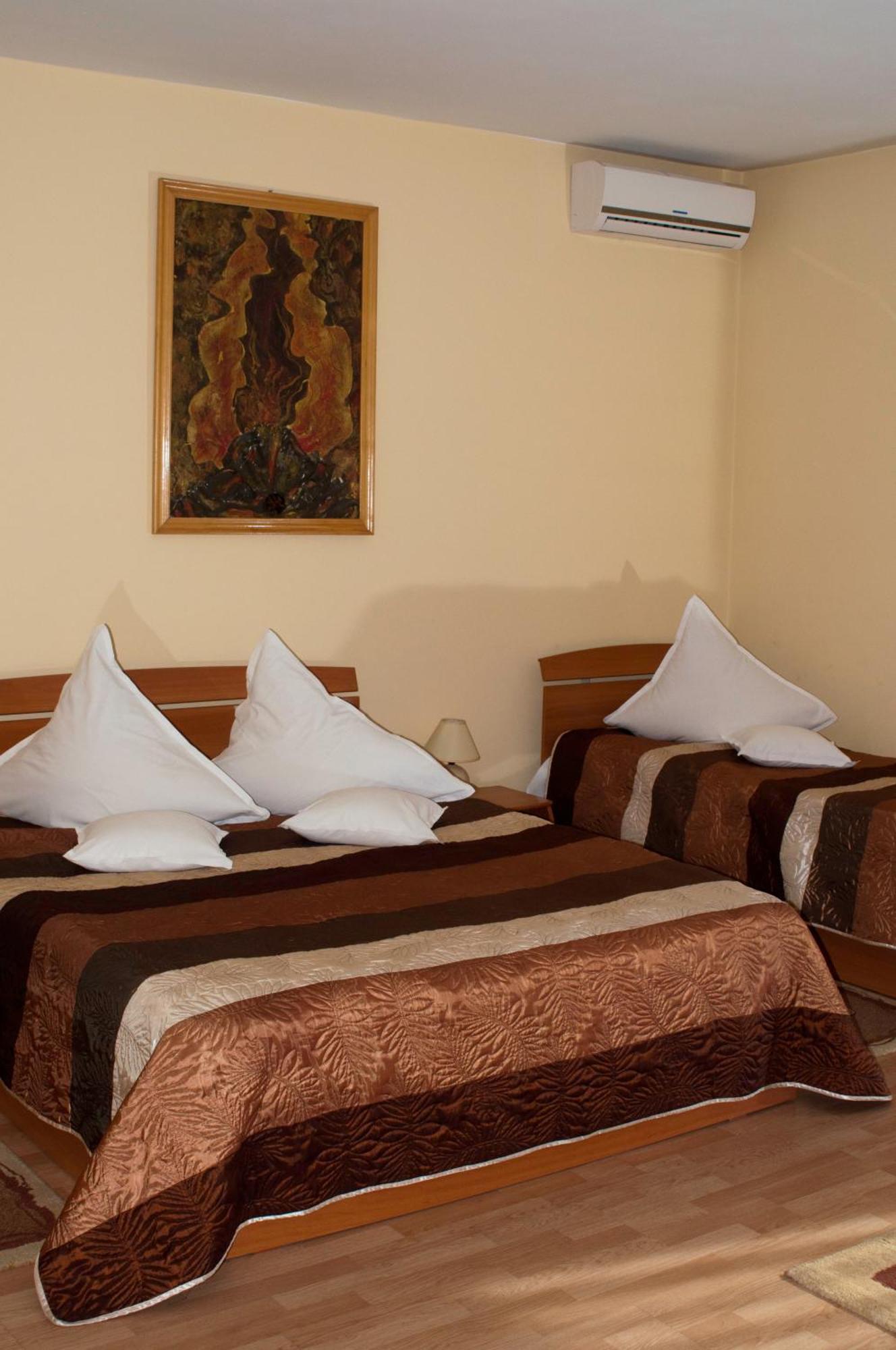 Hotel Delaf Cluj-Napoca Eksteriør billede